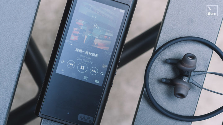 阿迪达斯头戴式运动耳机有降噪吗,阿迪达斯半入耳耳机