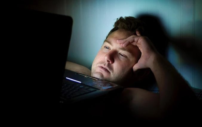 蒙牛推国内首款安神牛奶“晚上好”，抢占3000+亿助眠市场