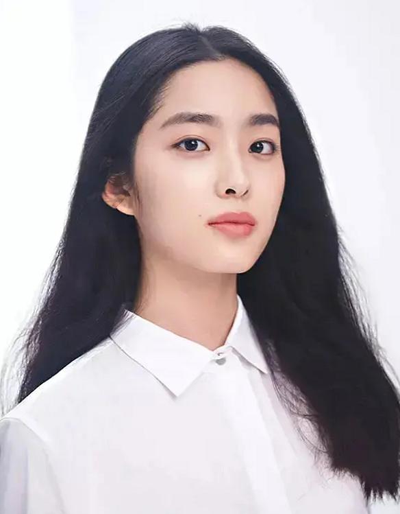 明星撞脸不可怕性别不同就尴尬,意想不到的明星撞脸