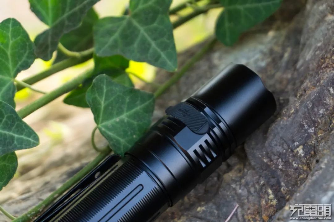 fenix菲尼克斯pd36r强光手电测评,fenixpd36rv2.0战术手电筒
