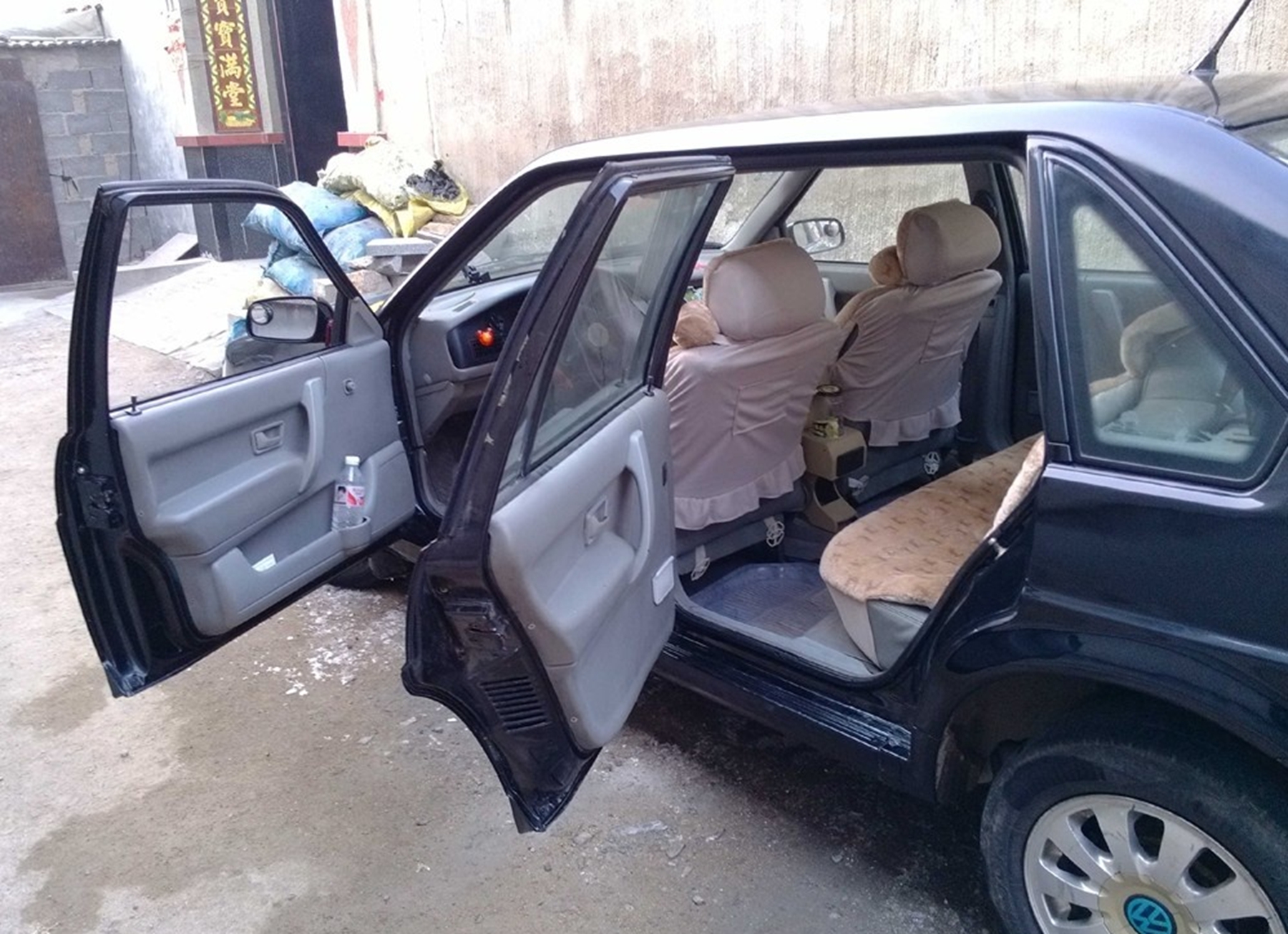 小伙2000买桑塔纳,花一万块钱改装桑塔纳