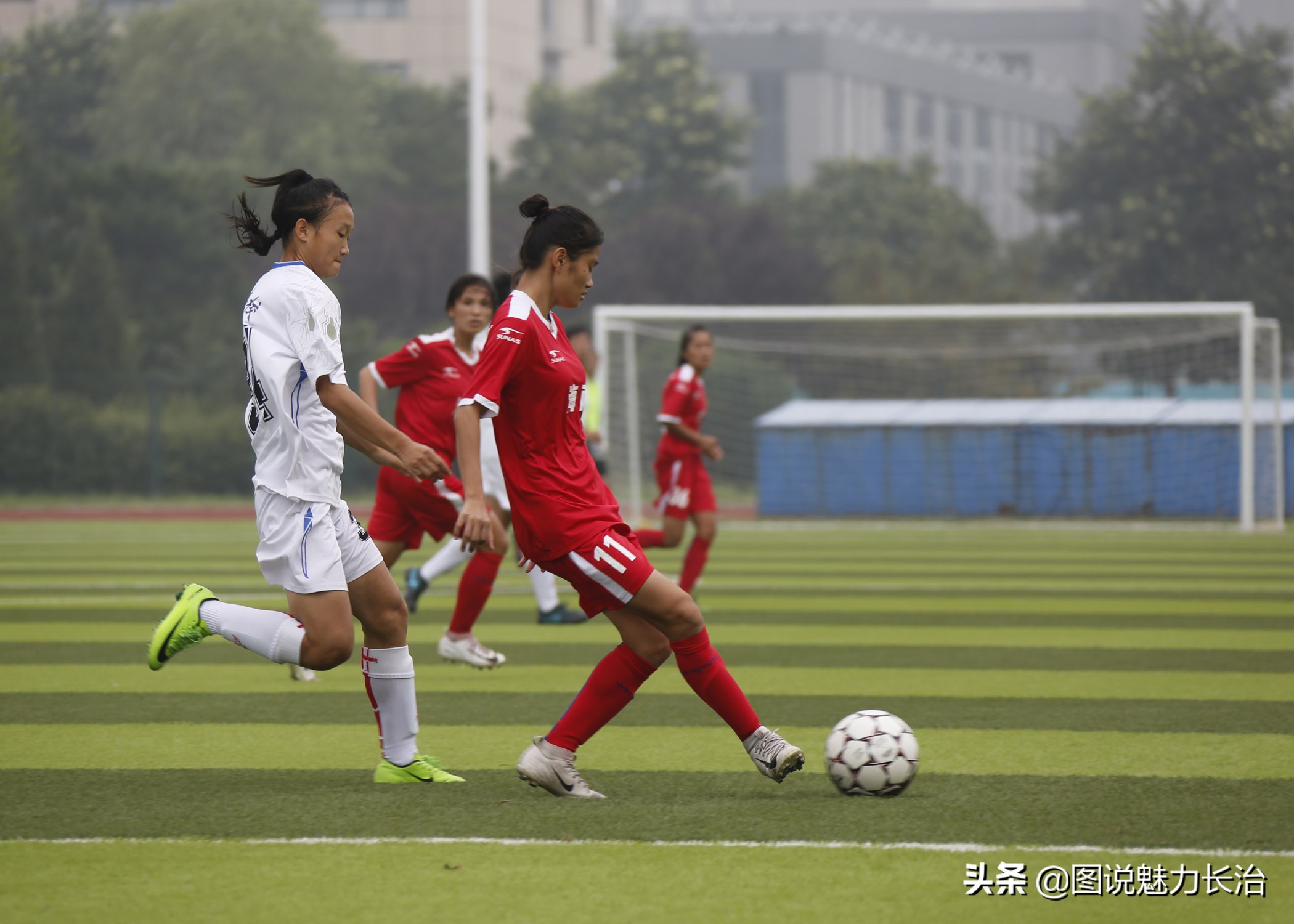 足球球员受伤瞬间,盘点足球比赛上的精彩瞬间