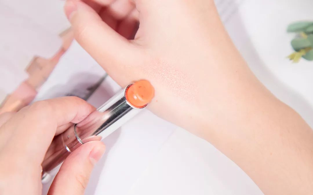 让你的嘴巴滋润一整个冬天,8款好用润唇膏