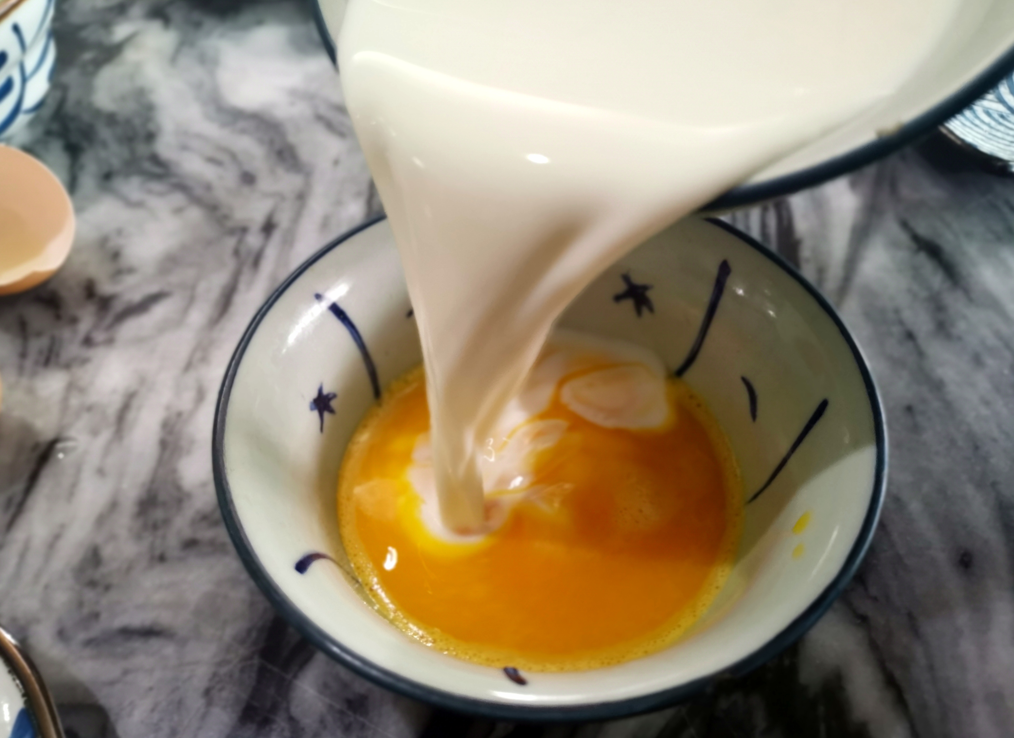 糯米粉牛奶鸡蛋做的小甜点,学生党简单小甜品只要牛奶和鸡蛋