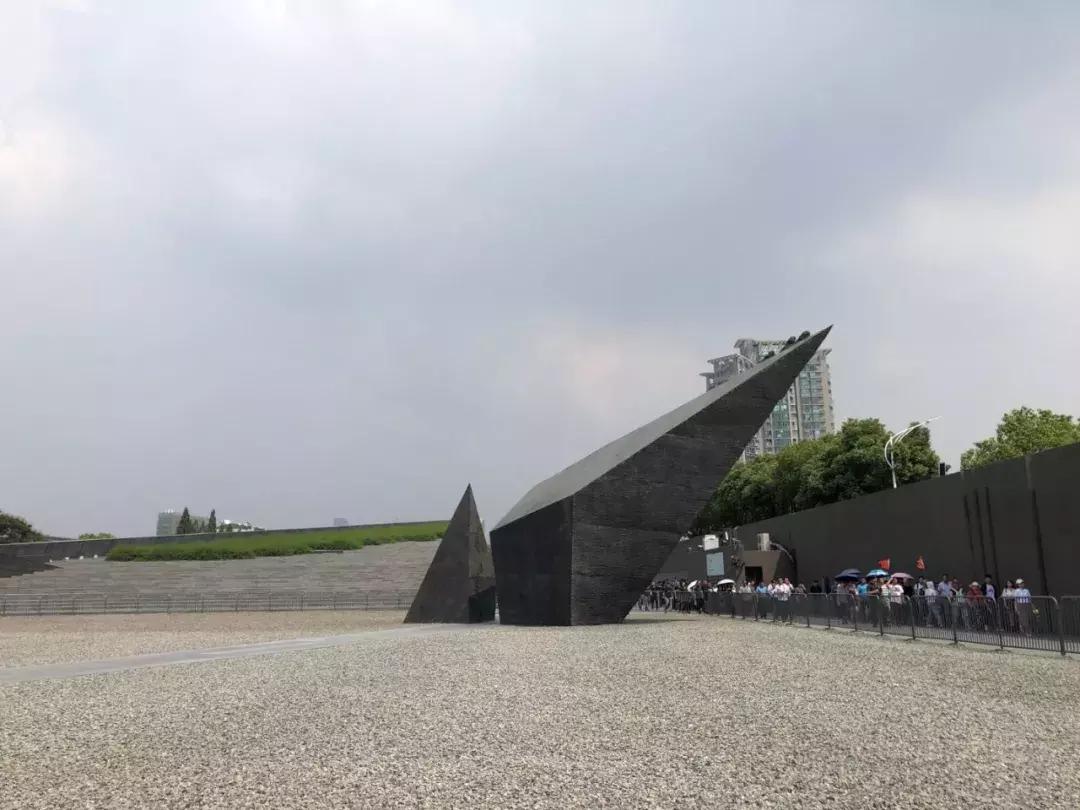 日本侵华战争无条件投降是哪年,日本侵华当年为何无条件投降