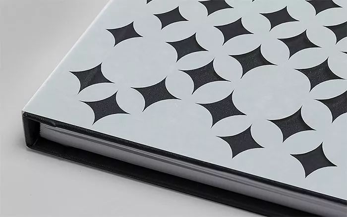 公司画册封面简单大气,红色画册封面手绘简约大气