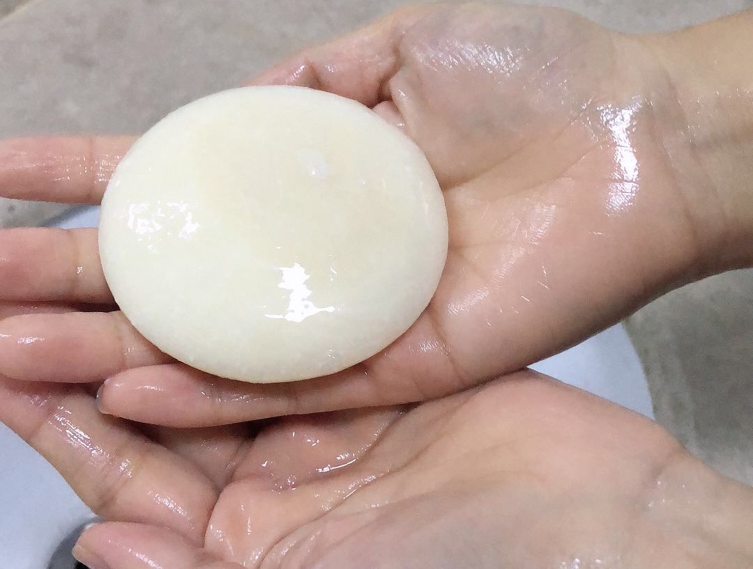 接吻脸上脱妆,完美妆容脱妆教程