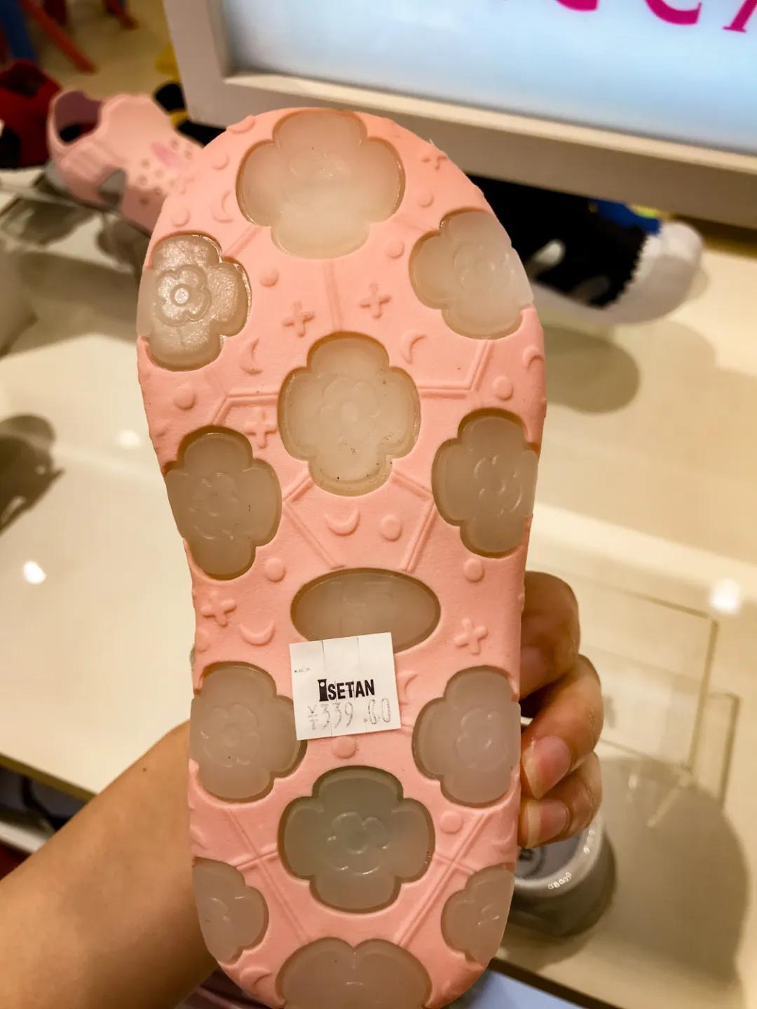 儿童哪一款凉鞋最好,哪个牌子的儿童凉鞋好穿推荐