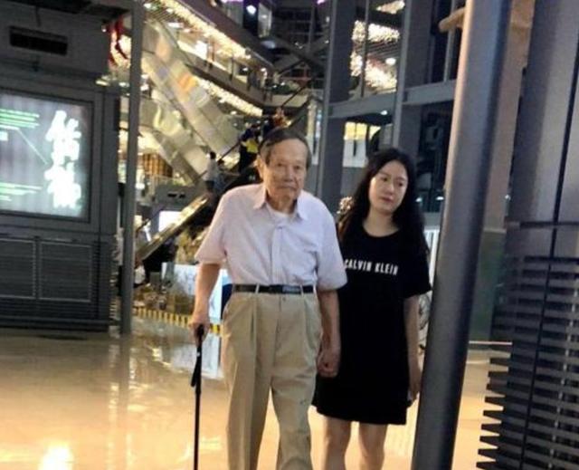 杨振宁和翁帆哪年结婚,翁帆与杨振宁现在婚姻如何