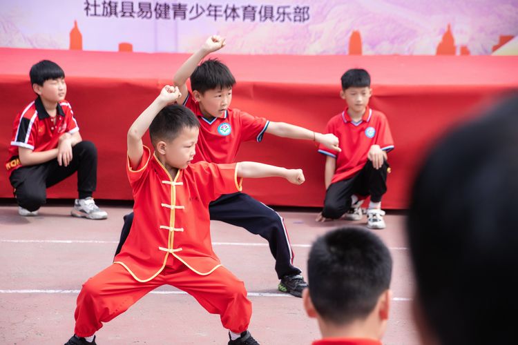 思源实验学校少先队入队仪式,社旗一小少先队入队仪式