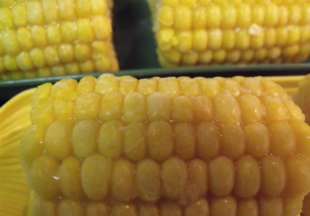 长相像外国人的汉族人,长相酷似中国人的印第安人