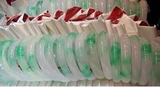 身体不好玉会越戴越黑吗,身体不好的人戴玉真的会黑吗