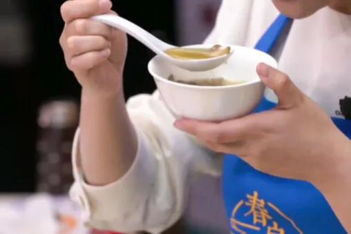 ＃周五8点春良味·道＃“良粉”分餐后表白：我这辈子喝过的最好喝的鸡汤！