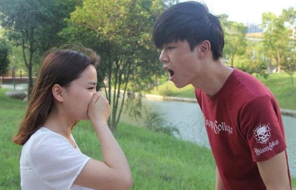 刷牙如何解决口臭,每天坚持两次刷牙多久能解决口臭