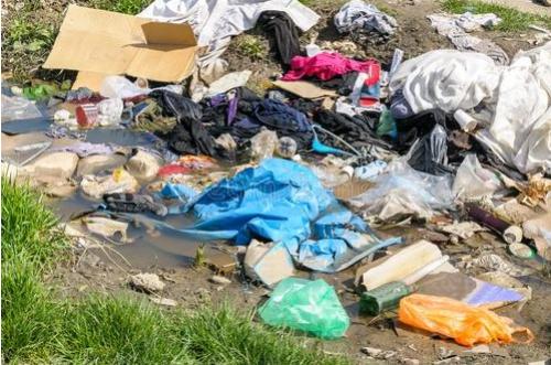 欠债800亿也不忘泡妞,豪掷1亿博美人一笑,父亲去世葬礼都不参加