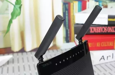 怎么辨别路由器千兆版和普通版,如何区分真假千兆交换机