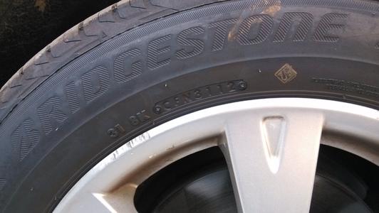 如何辨别真假原装轮胎,三招教你辨别翻新轮胎