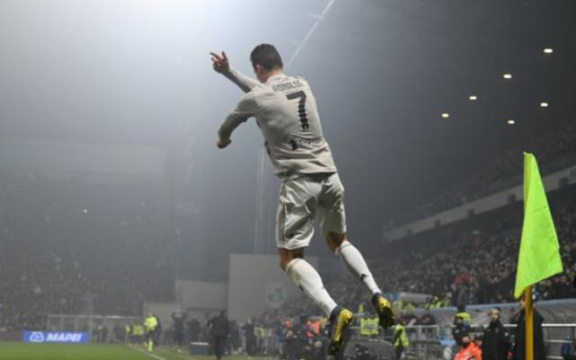 c罗回家的样子,c罗的2019年发型全过程