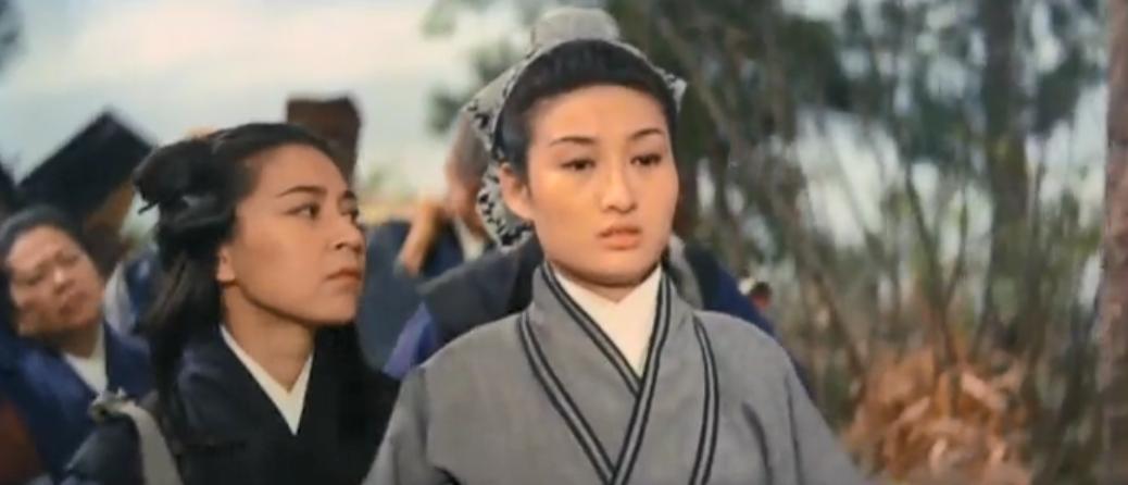 新郎嫌弃新娘长得丑不肯洞房电影,新郎以为新娘很丑不肯揭盖头