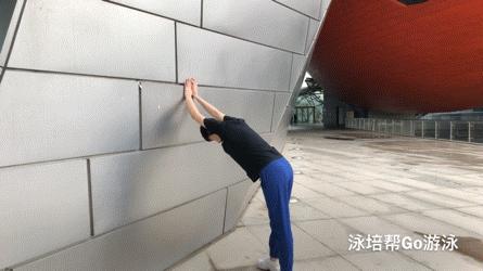 常年游泳，有助腰肩康复还是造成腰肩损伤？吾之蜜糖，彼之*霜砒**