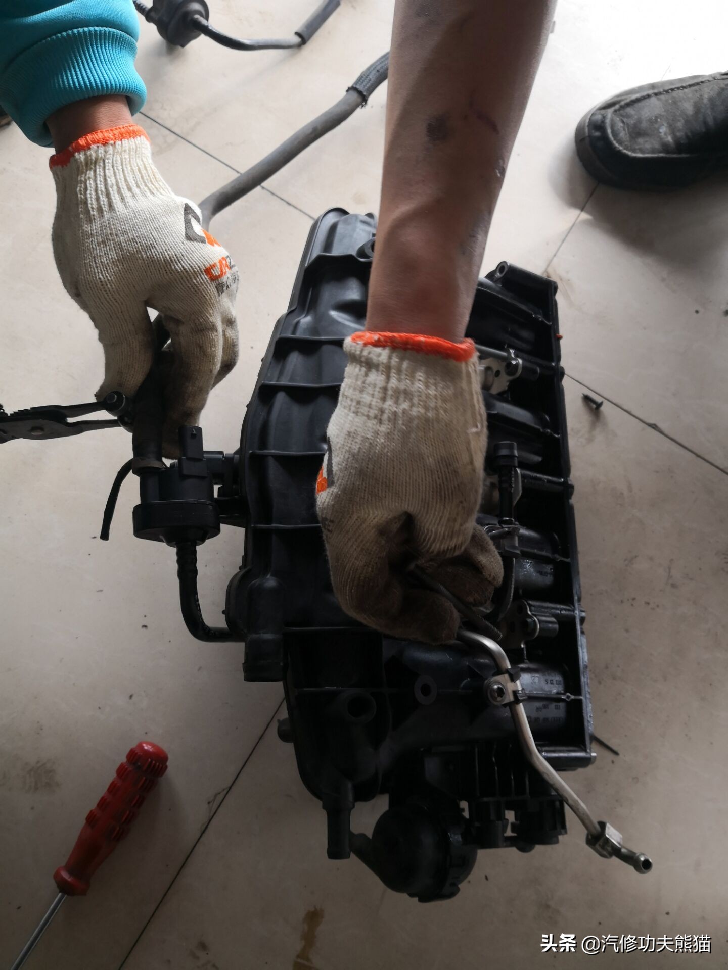 大众途观发动机烧机油维修多少钱,2010款大众途观严重烧机油