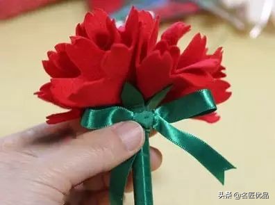 母亲节手工康乃馨简单又漂亮,母亲节适合给妈妈做的康乃馨手工