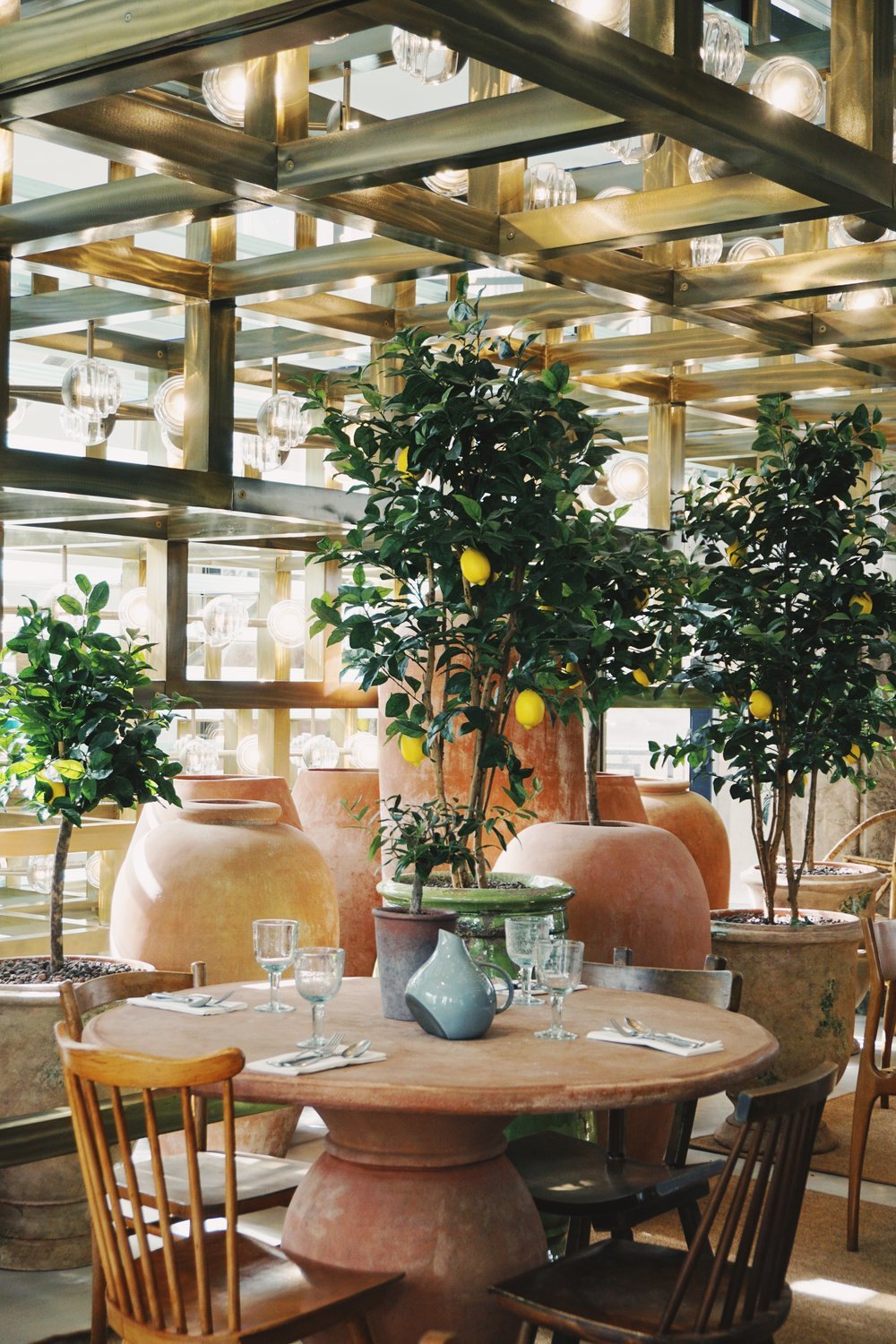 开咖啡馆的小确幸，奢侈品牌也要有