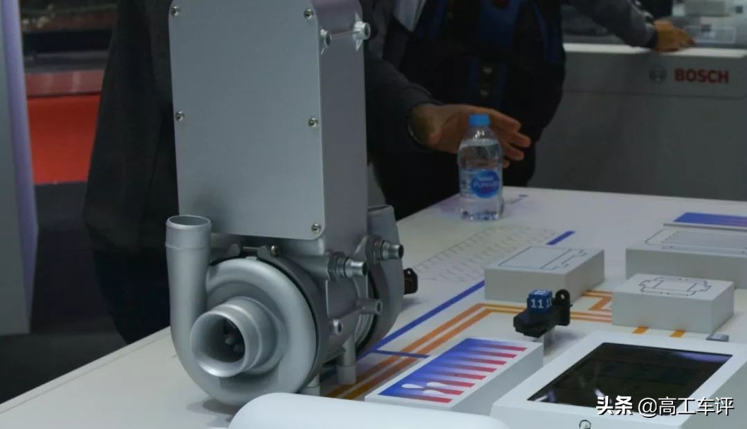 氢燃料电池发动机的工作原理图,氢燃料电池工作原理3d视频