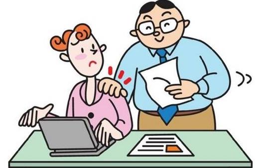 面试官：面对上司的非分之想，咋应对？90后美女巧妙应对，录用