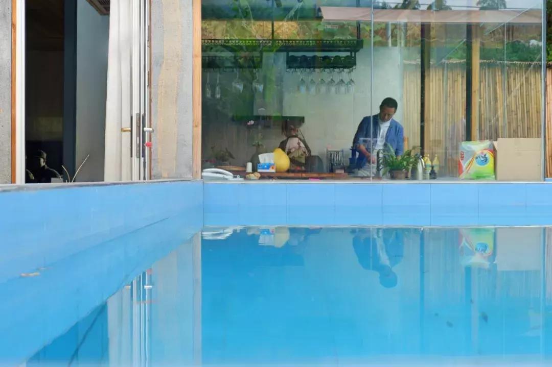 央视挖出来浙江冷门小城，小小鸭头都是世间绝味，人均100+住别墅