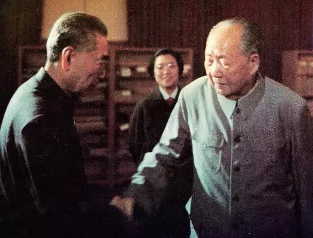 “林彪事件”后，毛*东泽**在重病中公开了一封写给*青江**的信