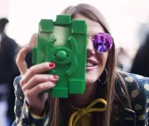 男朋友送女孩子包什么意思,男朋友送女朋友包代表什么