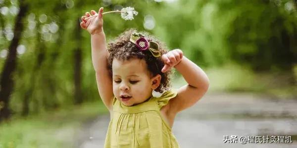 脾胃不和长期咳嗽的小儿推拿视频,小儿推拿流鼻涕咳嗽推哪个穴位