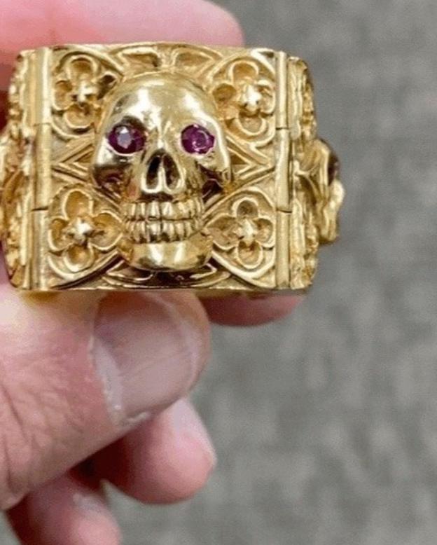 史泰龙在敢死队3里戴的手表,史泰龙敢死队4同款戒指