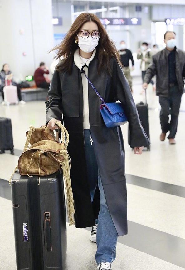 16年刘雯香奈儿白色套装多少钱,刘雯刘诗诗亮相香奈儿早春大秀