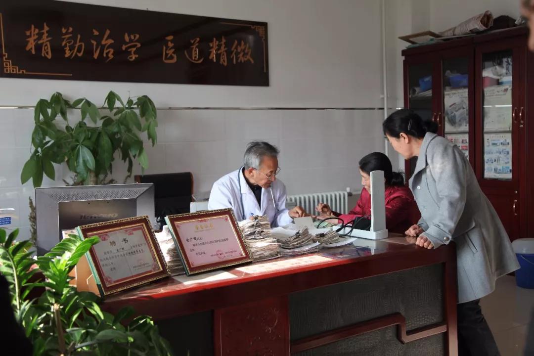 赤峰市阿鲁科尔沁旗中医院金广辉主任医师喜获“内蒙古好医生”荣誉称号