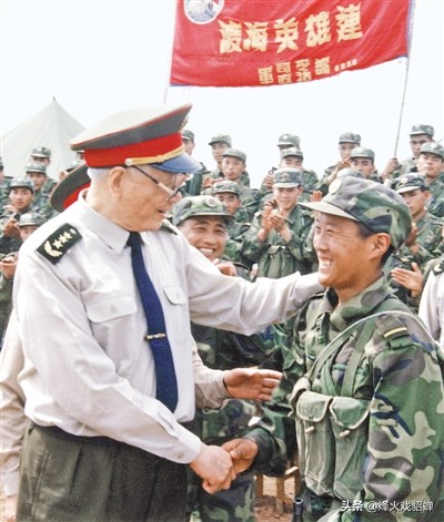 张震:朝战重创美军,78岁想退休,*小平邓**:老伙计,再干一届