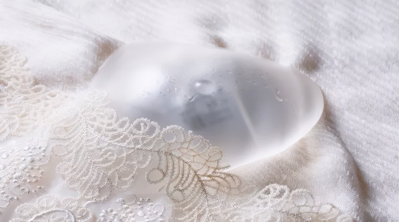 失去乳房的女人们，挣脱了死的阴影，又跌入了生的困局