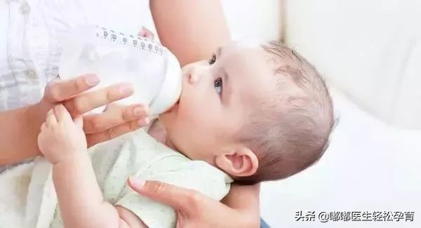 又肠胀气又吐奶还要拍嗝吗,婴儿肠胀气拍嗝的正确方法