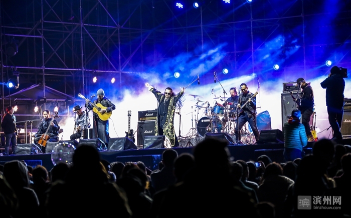 2018时光已走滨州日报90后小美摄影记者定格了您的最美