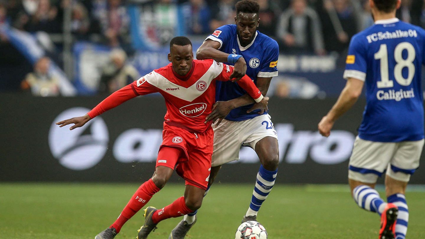 沙尔克终结连败,沙尔克0-2比赛视频