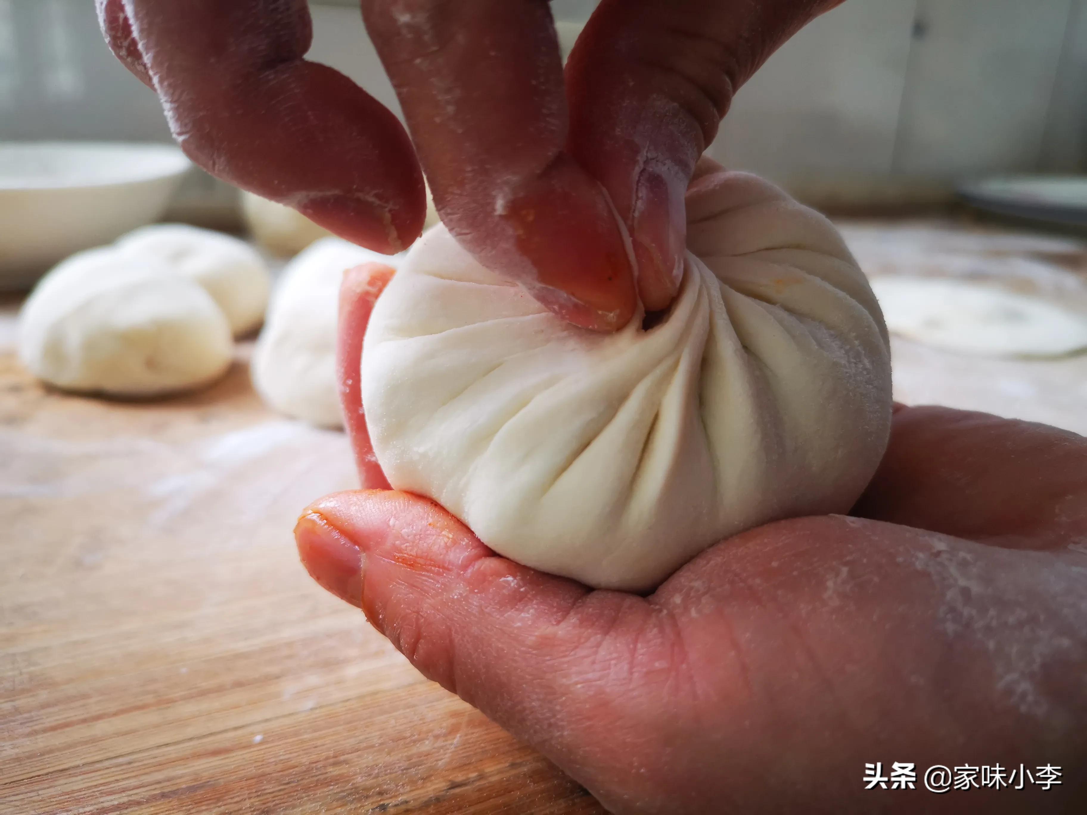 冷冻包子生坯是冷水蒸还是开水蒸,蒸包子时怎么才能让包子蓬松好吃