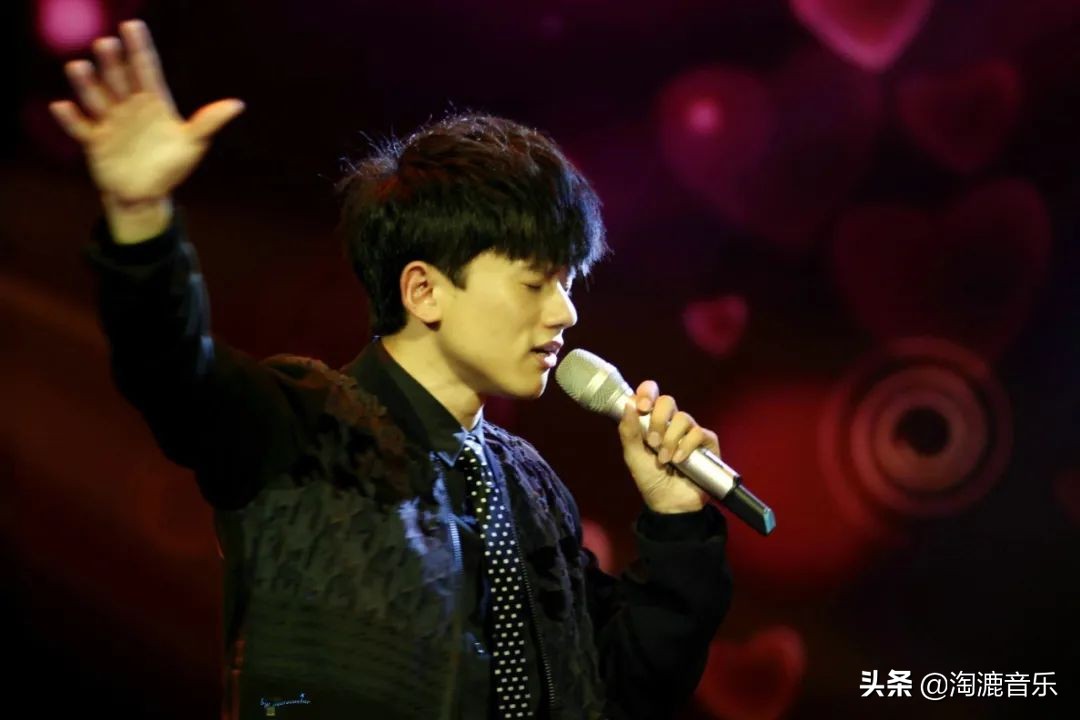 张杰出道16年零绯闻,出道15年的张杰有多强