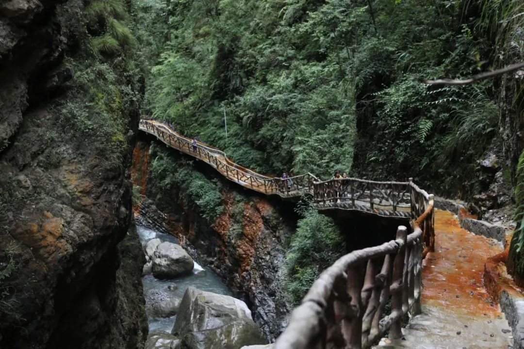 徒步100个必背知识,经典徒步路线新手