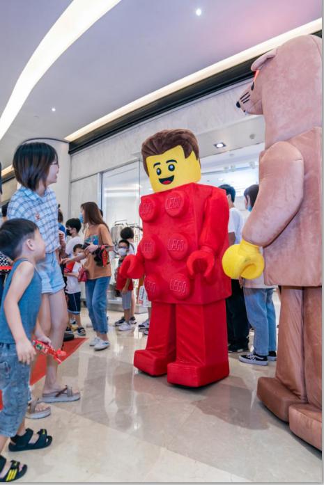 北京王府井乐高旗舰店视频,乐高王府井旗舰店定制小人