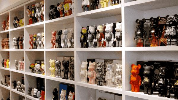 他在西湖边买200㎡豪宅，4年不住人，堆满的玩具总价超房子