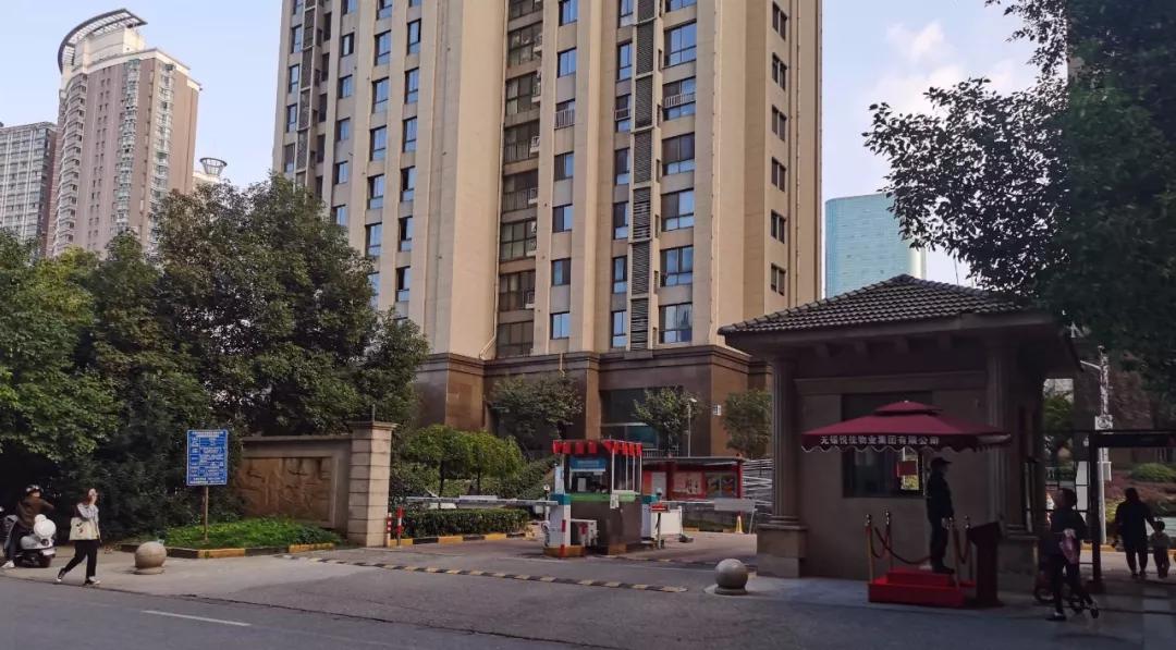 小区烂尾8年业主无奈入住,郑州市烂尾楼业主真实现状