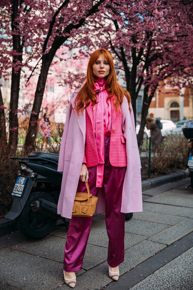 经典百搭减龄优雅时尚个性丝巾,潮流搭配冬天丝巾这样系很洋气