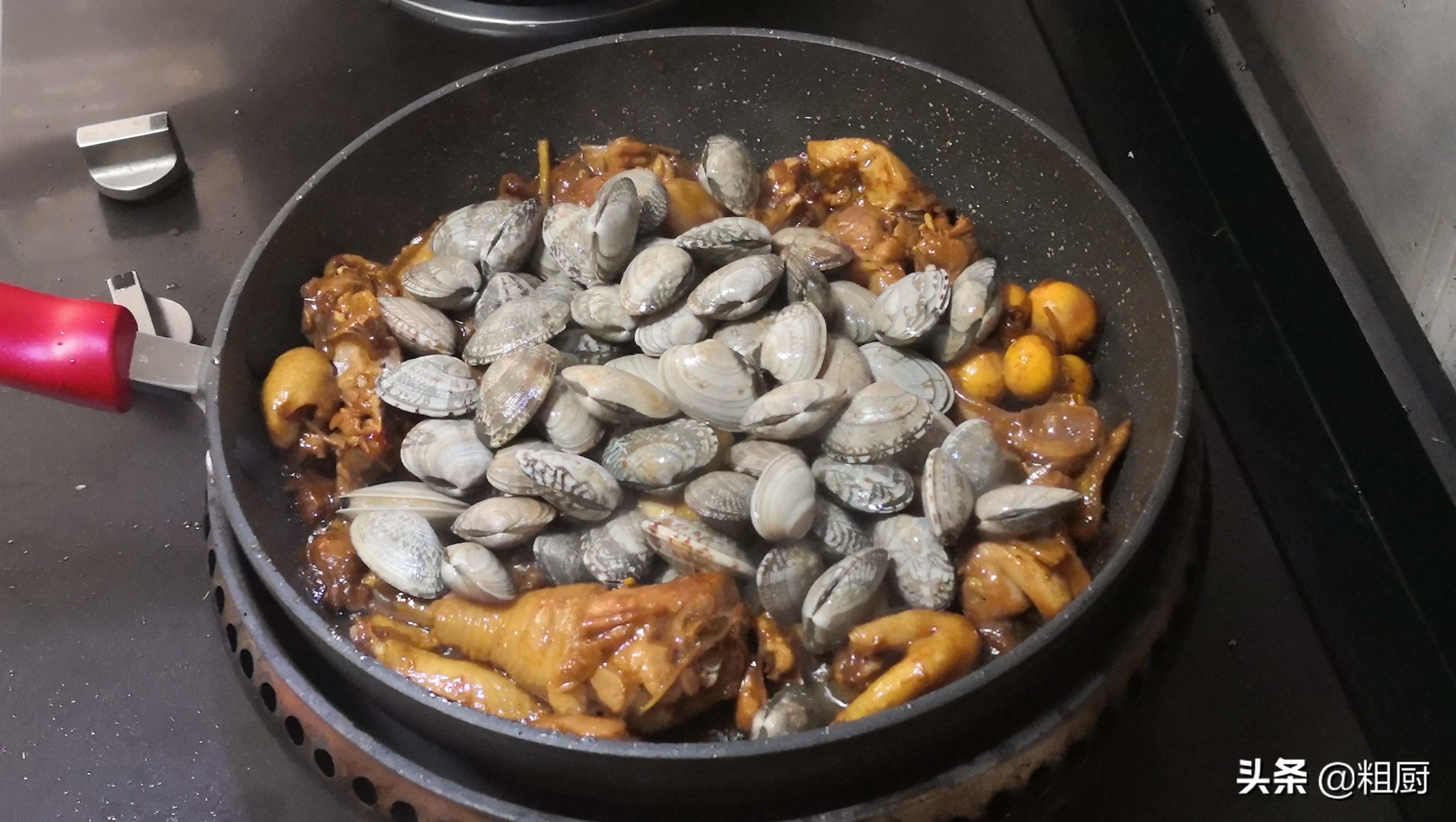 不辣的花甲炒鸡,鲜香花甲鸡的秘制酱料做法