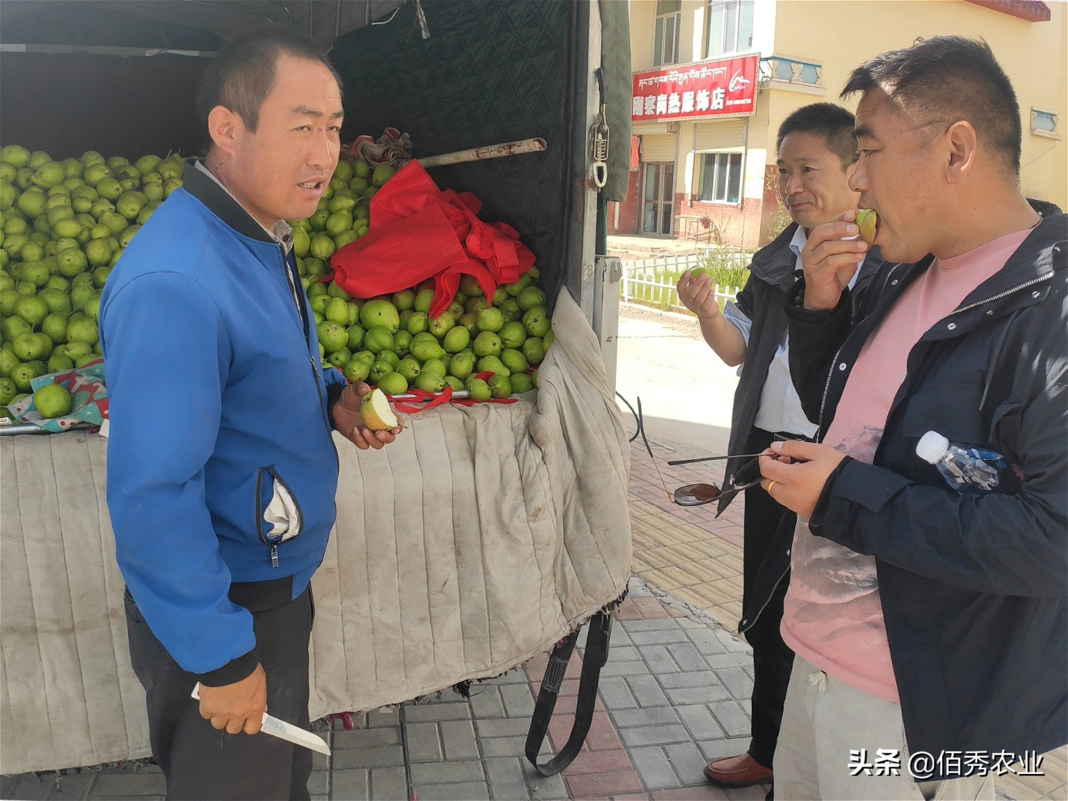 做卖水果的生意好吗,做水果生意都要自己去拉货吗